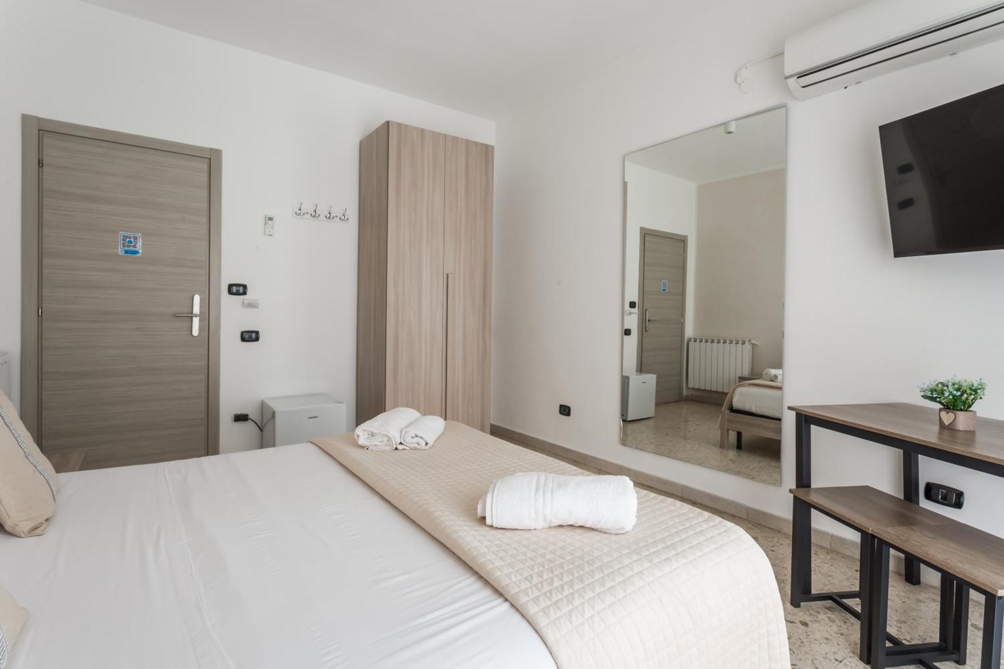 Napoli Fly Guest House 290 Exteriör bild